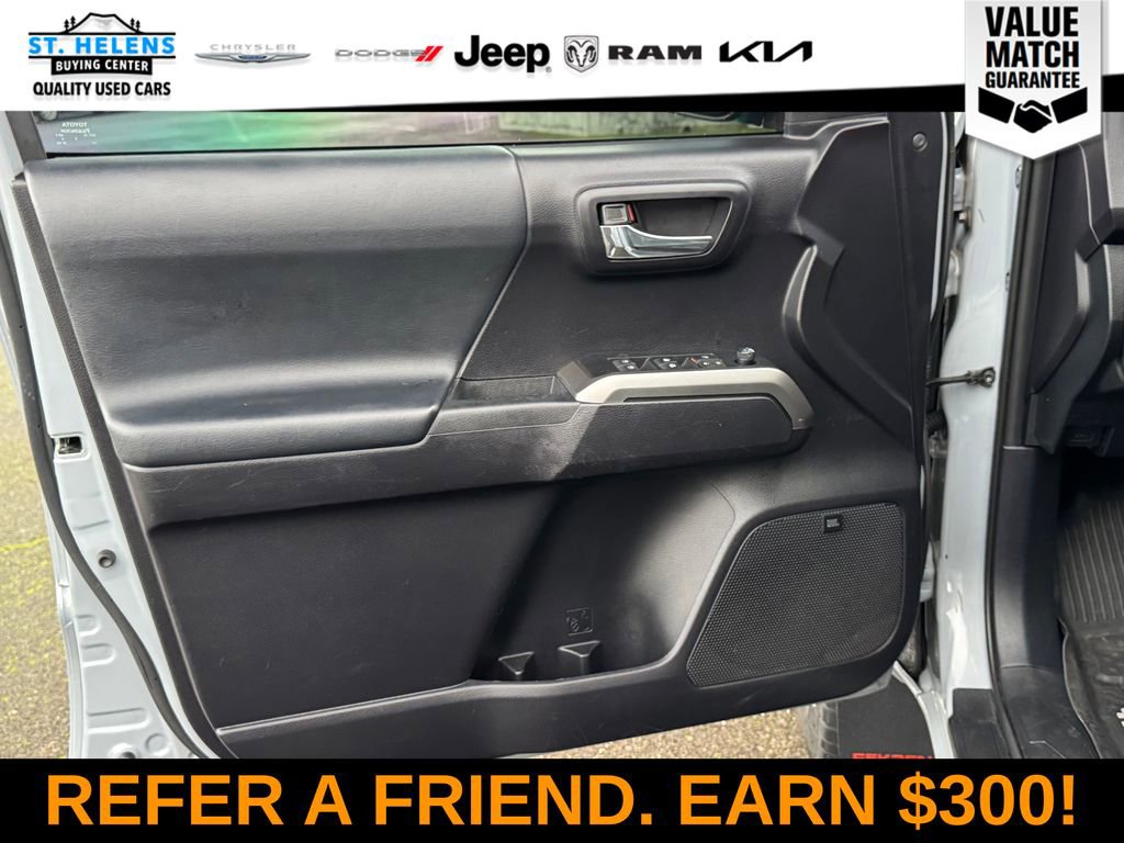Used 2020 Toyota Tacoma Limited image 18