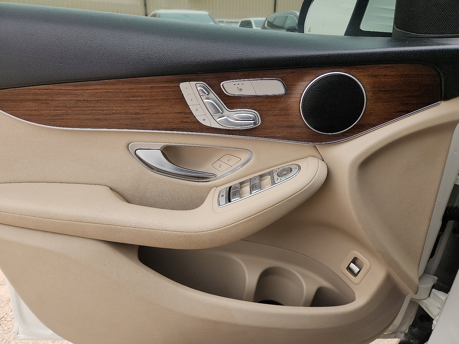 Used 2021 Mercedes-Benz GLC 300 4MATIC image 13