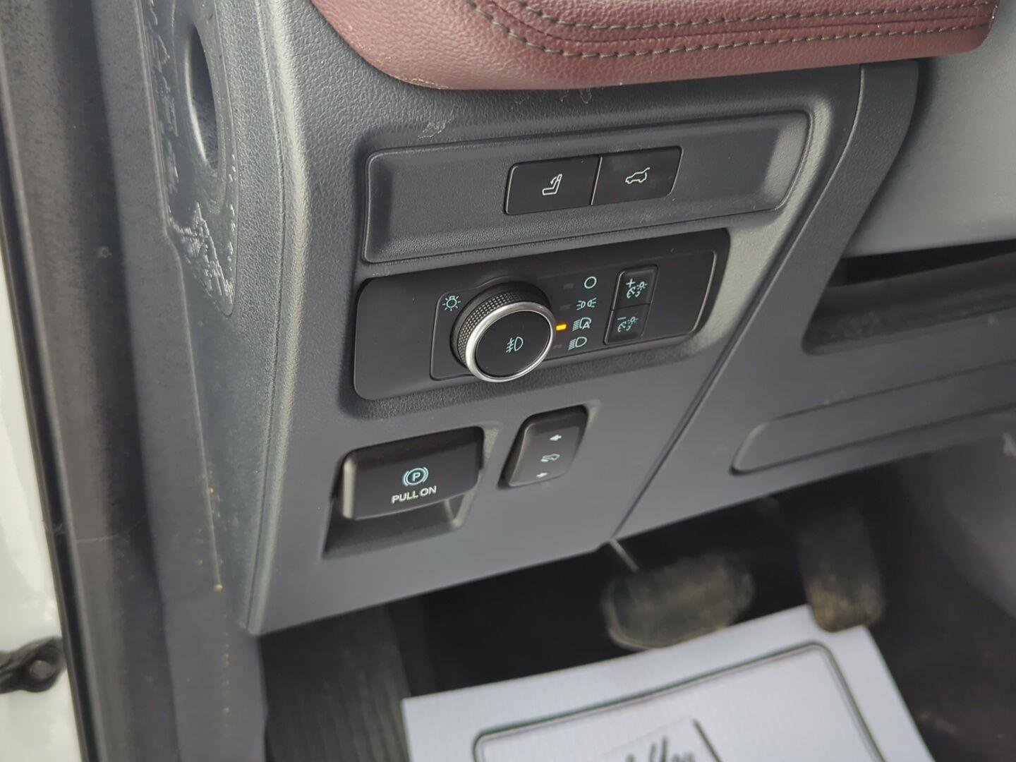 Used 2022 Ford Expedition Max Limited image 16