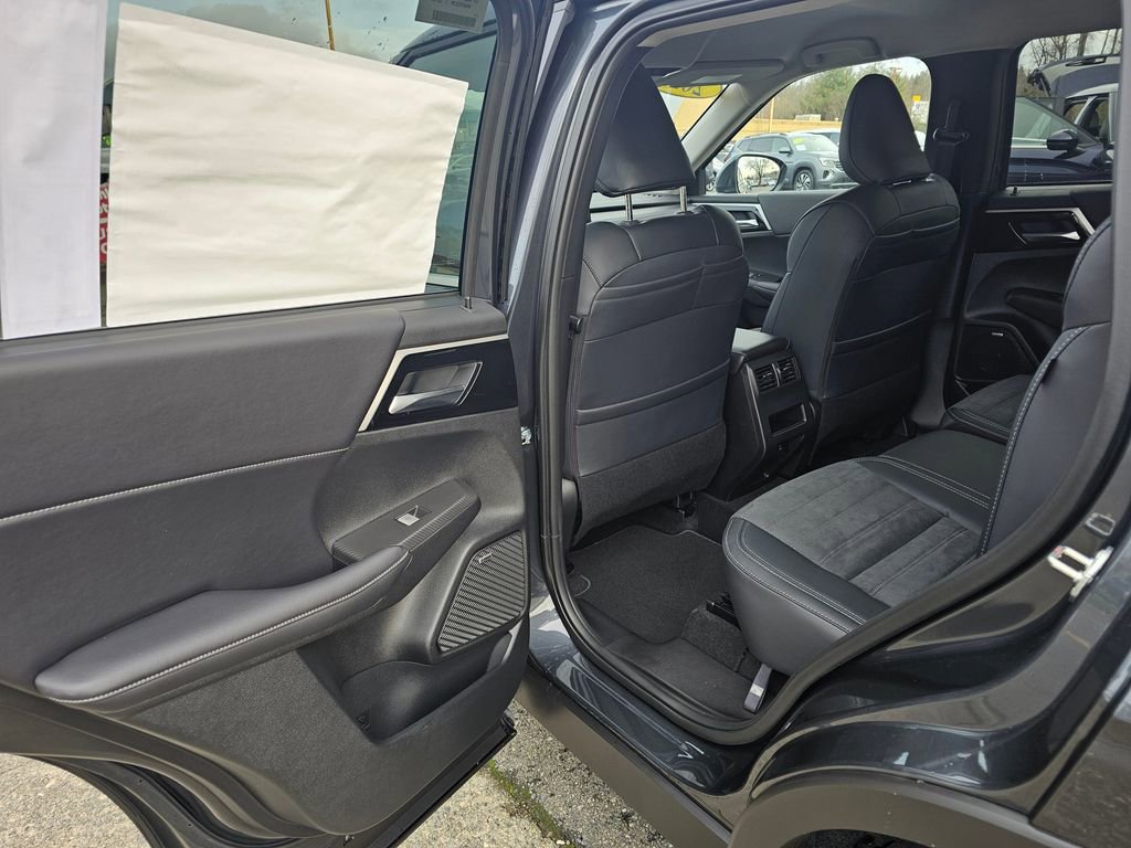 New 2026 Mitsubishi Outlander SE image 10