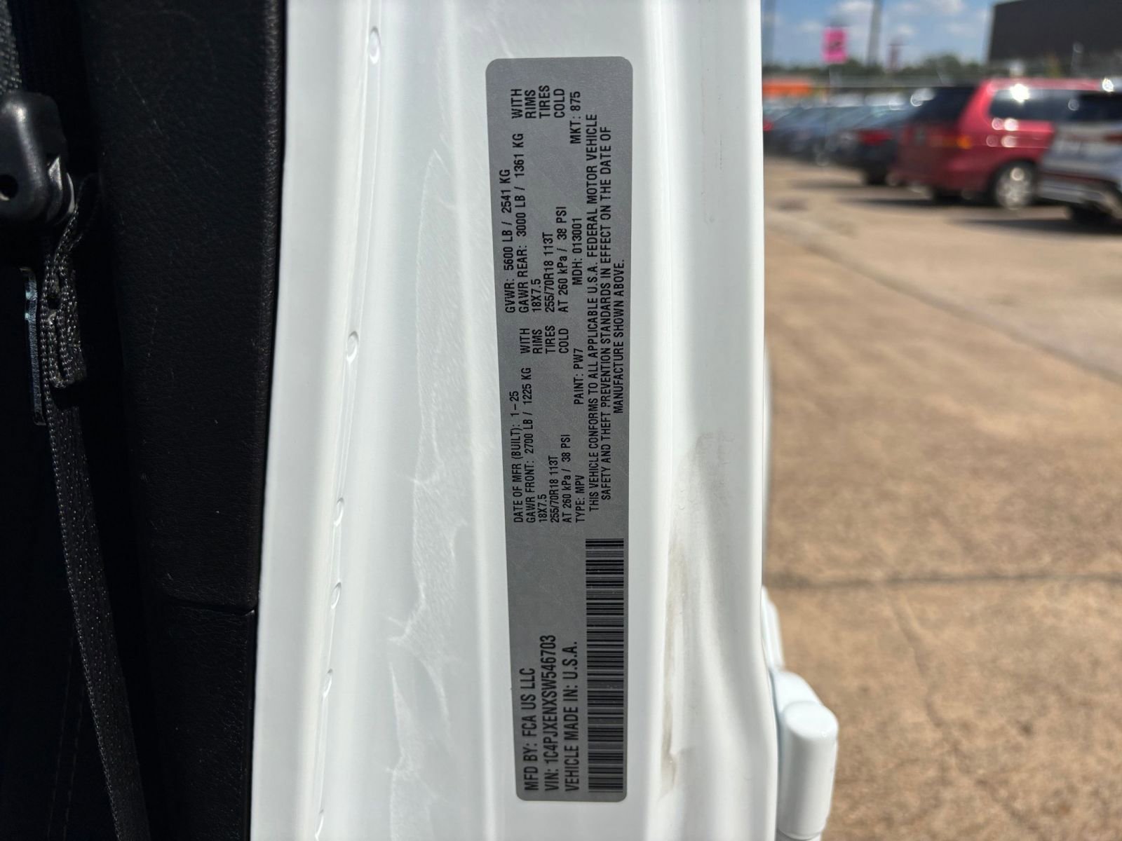 Used 2025 Jeep Wrangler Sahara image 27