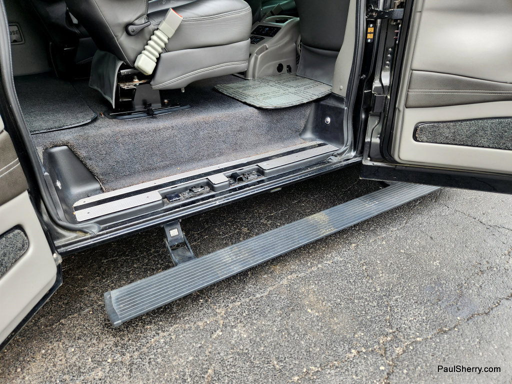 Used 2019 Chevrolet Express 2500 w/ Enhanced Convenience Package RWD image 20