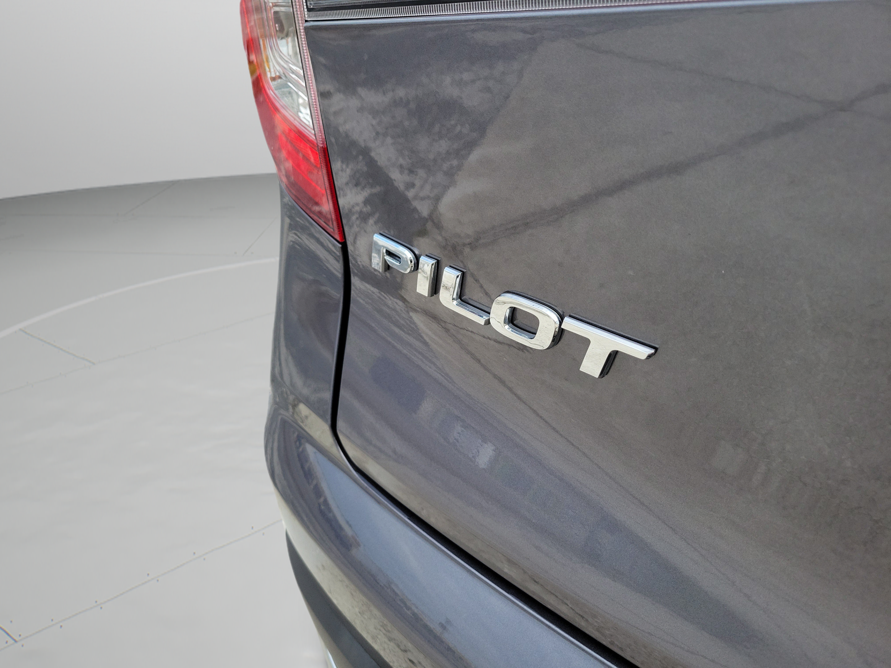 Used 2021 Honda Pilot Touring image 32