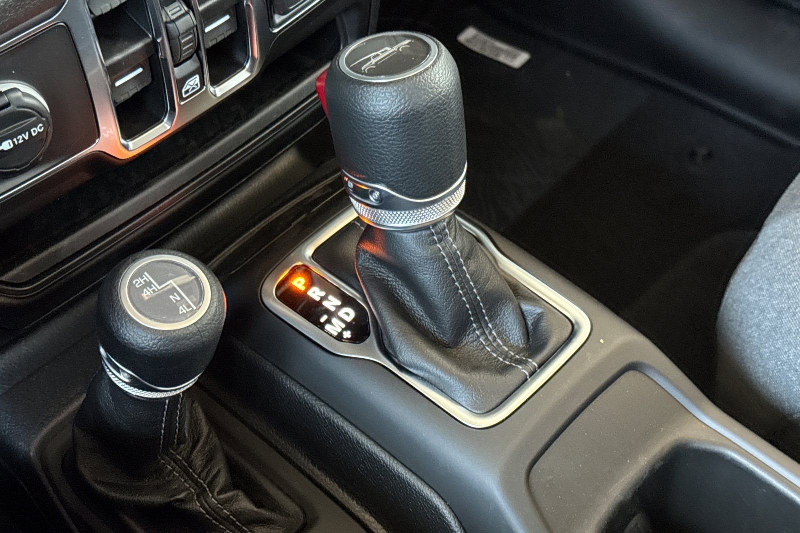 New 2025 Jeep Gladiator Sport AWD/4WD image 19
