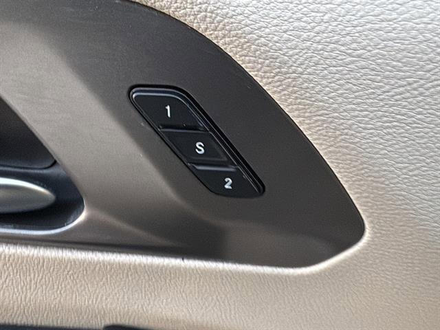 Used 2023 Chrysler Pacifica Touring-L image 21