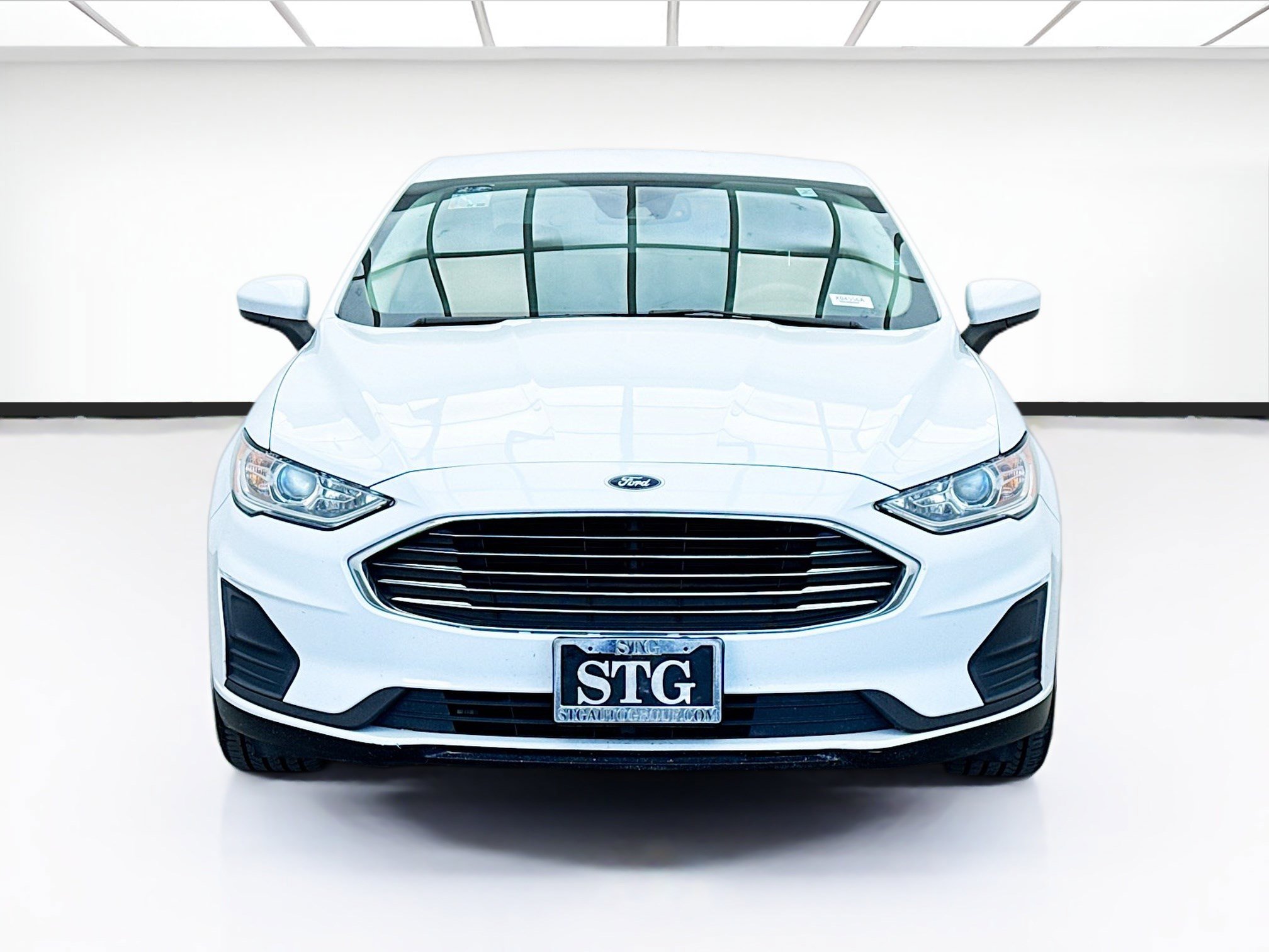 Used 2019 Ford Fusion SE image 2