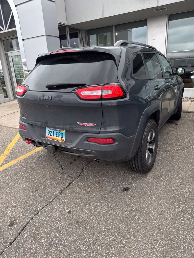 Used 2016 Jeep Cherokee Trailhawk w/ Cold Weather Group AWD/4WD image 2
