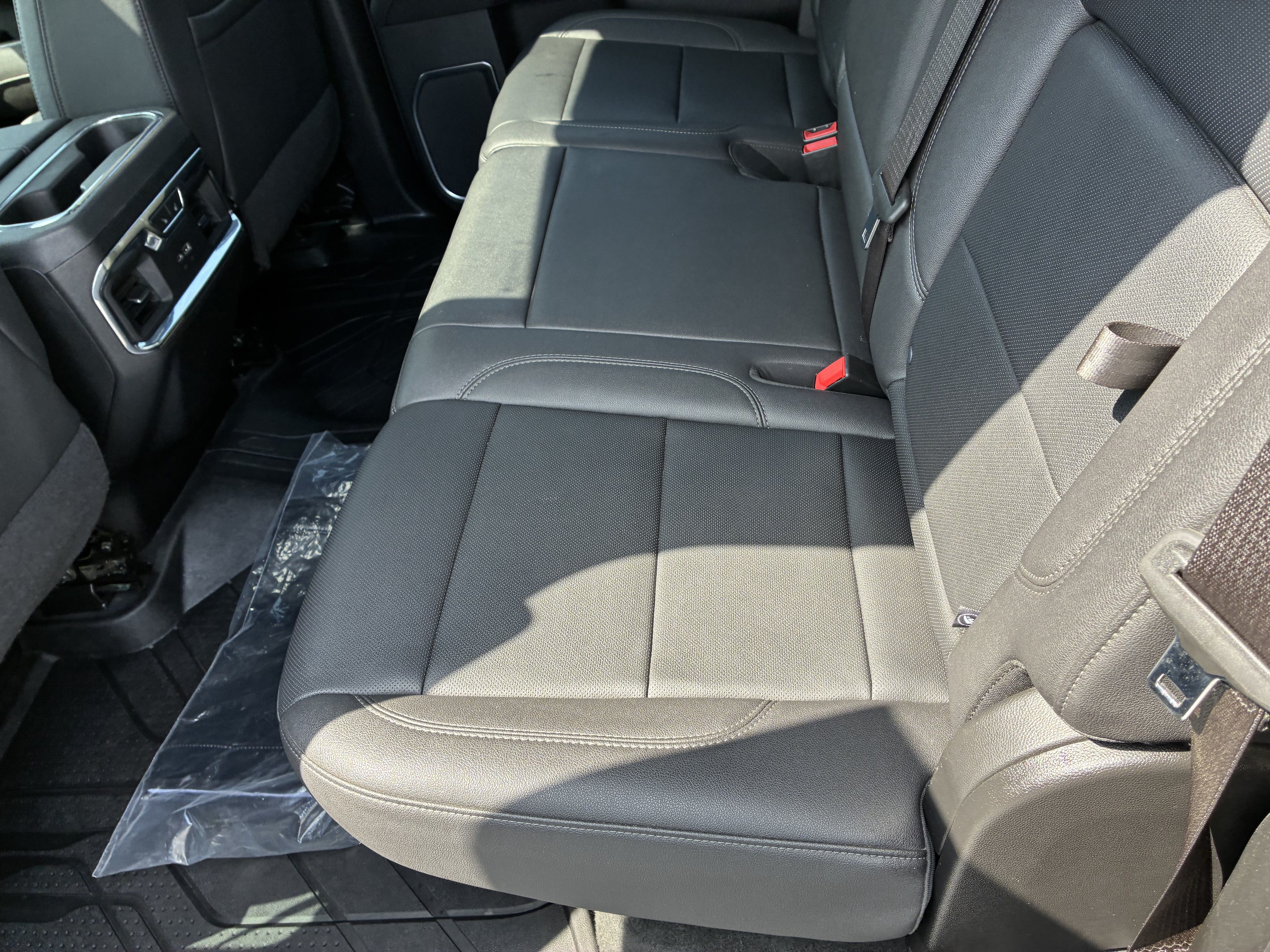 Used 2024 Chevrolet Silverado 2500 LTZ w/ LTZ Convenience Package AWD/4WD image 16