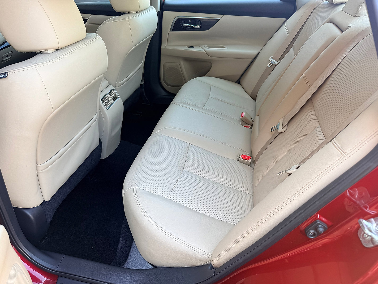 Used 2015 Nissan Altima 2.5 SL w/ Technology Package FWD image 32