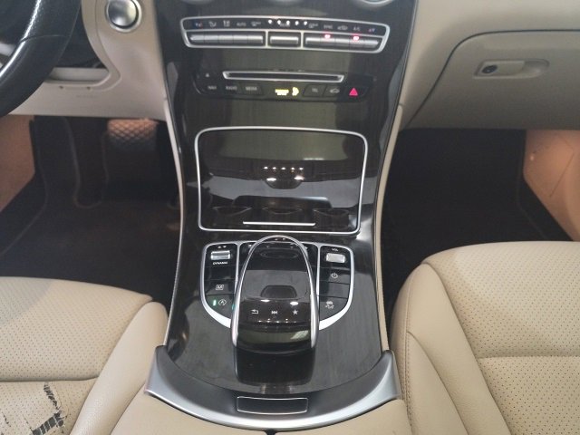 Used 2018 Mercedes-Benz GLC 300 4MATIC image 19