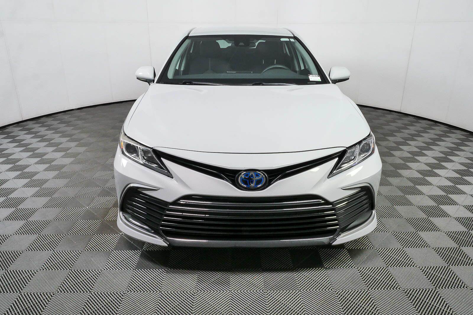 Used 2024 Toyota Camry LE FWD image 33