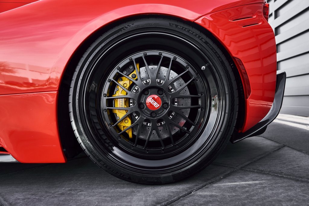 Used 2022 Ferrari SF90 Spider image 26