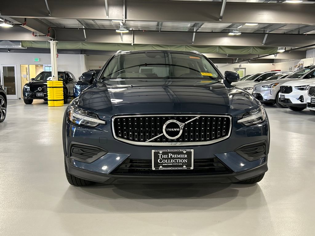 Used 2020 Volvo V60 T5 Cross Country w/ Protection Package AWD/4WD image 6