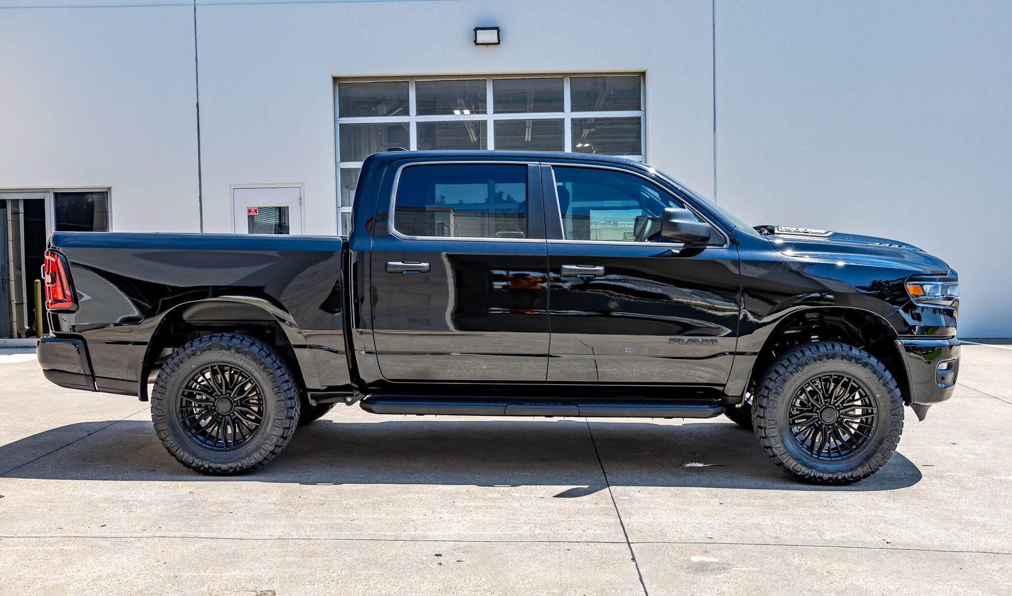 Used 2026 RAM 1500 Express AWD/4WD image 11