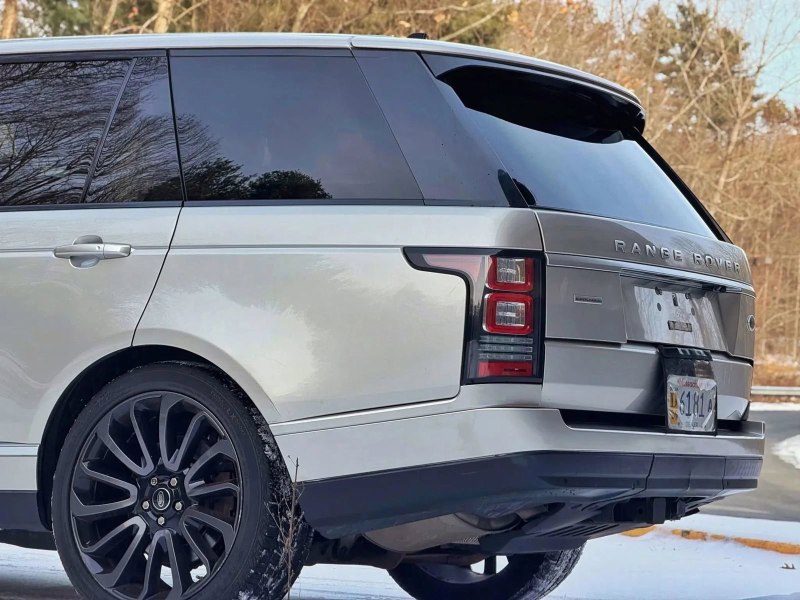 Used 2016 Land Rover Range Rover Supercharged AWD/4WD image 9