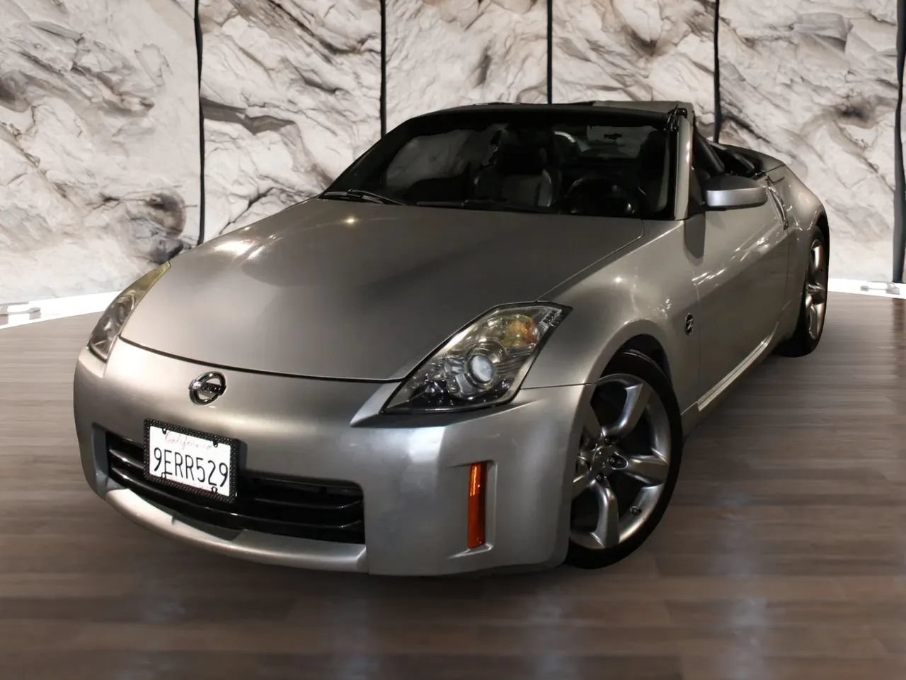 Used 2007 Nissan 350Z Touring RWD image 4