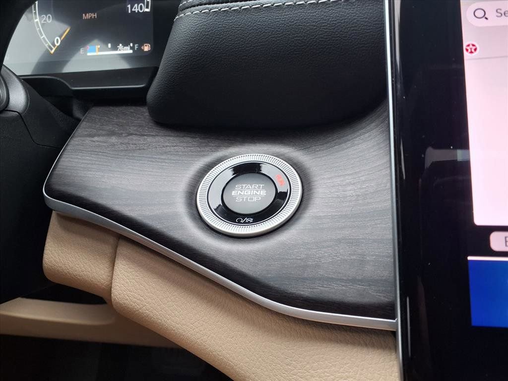 New 2025 Jeep Grand Cherokee L Limited w/ Luxury Tech Group II image 11