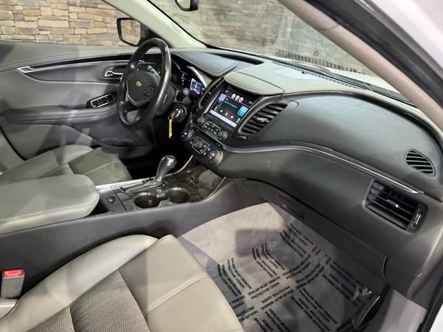 Used 2015 Chevrolet Impala LT w/ Convenience Package FWD image 26