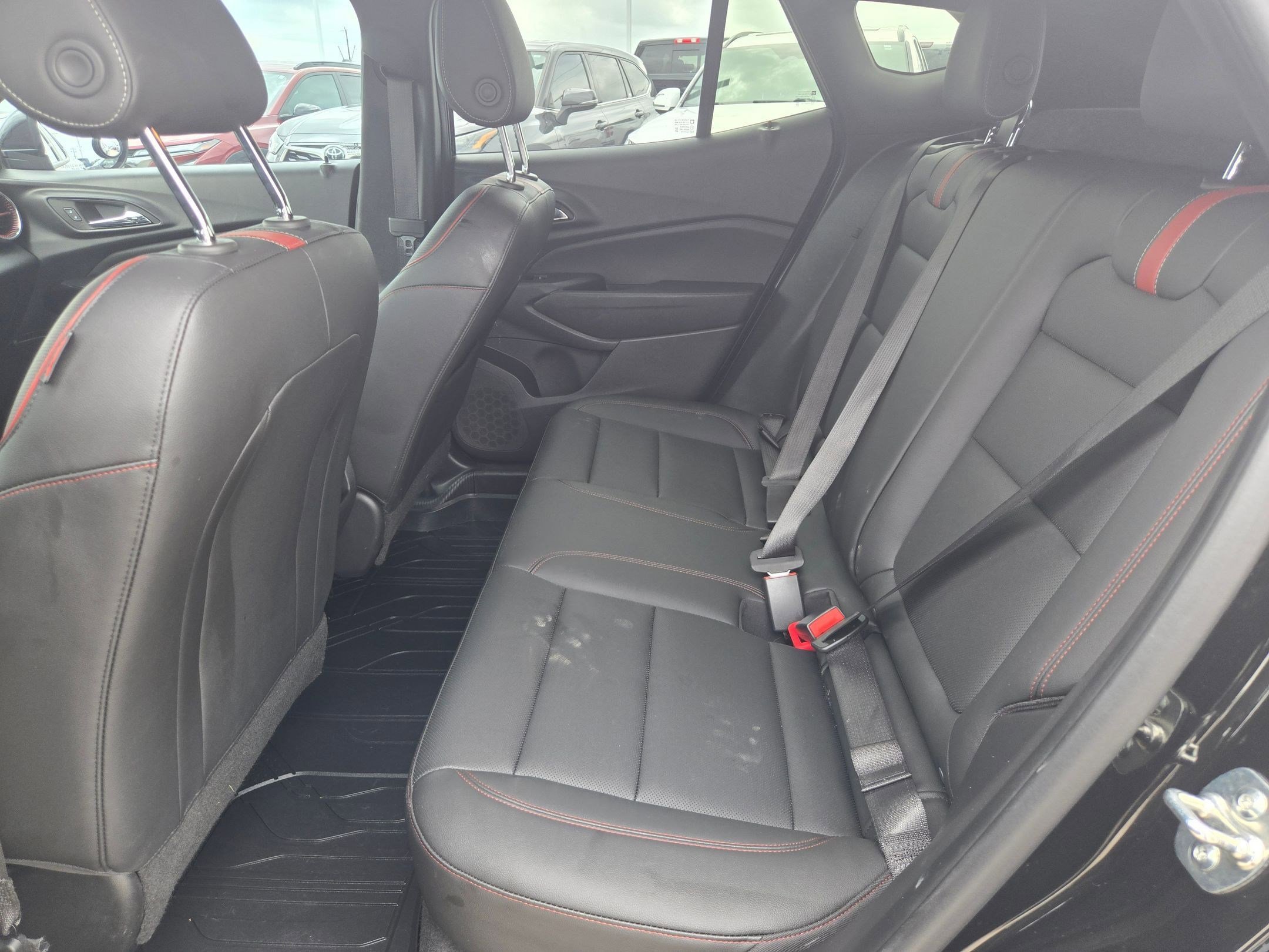 Used 2025 Chevrolet Trax RS w/ Driver Confidence Package FWD image 13