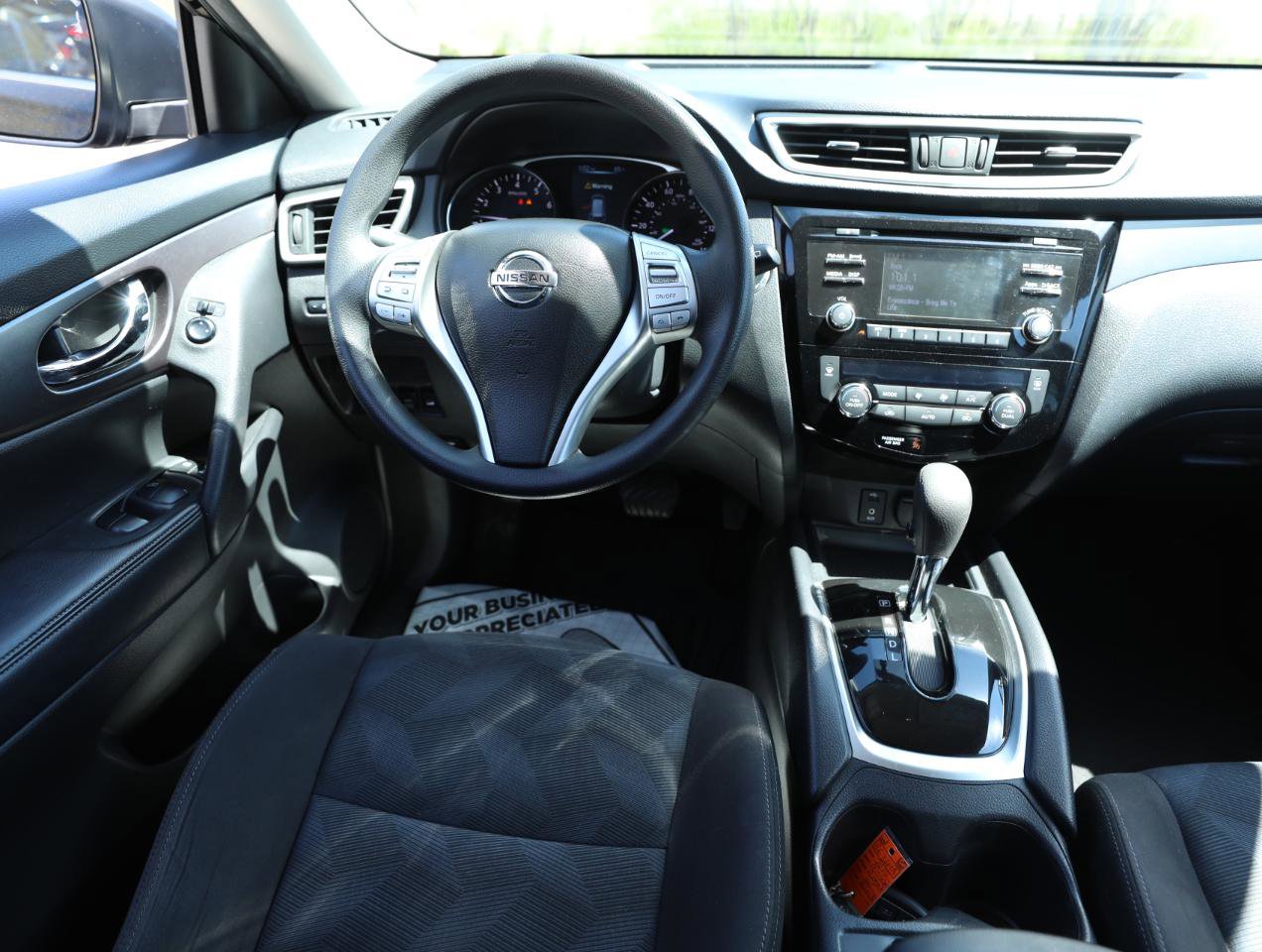 Used 2015 Nissan Rogue SV image 13