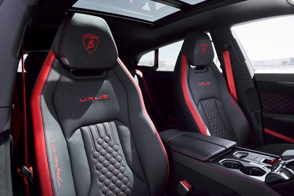Used 2024 Lamborghini Urus Performante AWD/4WD image 54