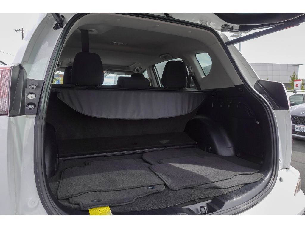 Used 2017 Toyota RAV4 XLE w/ Convenience Package AWD/4WD image 21