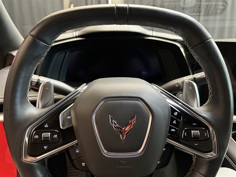 Used 2022 Chevrolet Corvette Stingray Coupe w/ Z51 2LT w/ Z51 Performance Package RWD image 19