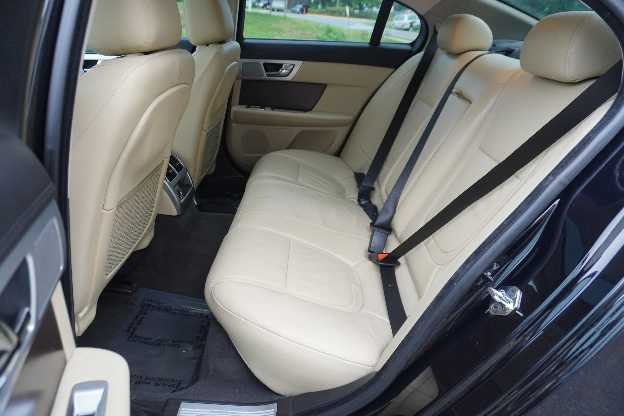 Used 2013 Jaguar XF 3.0 RWD image 10
