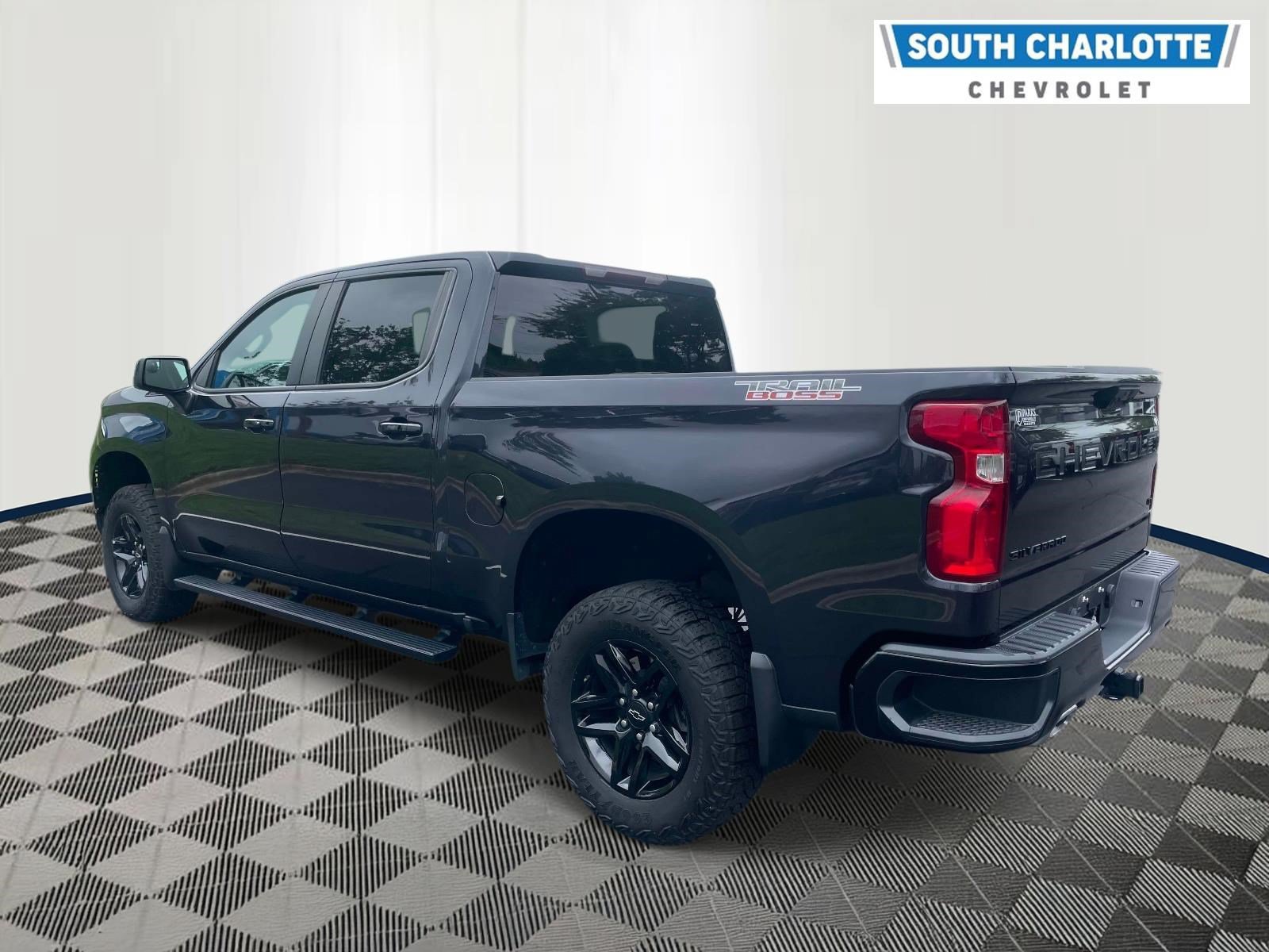 Used 2023 Chevrolet Silverado 1500 LT Trail Boss w/ LPO, Dark Essentials Package AWD/4WD image 6
