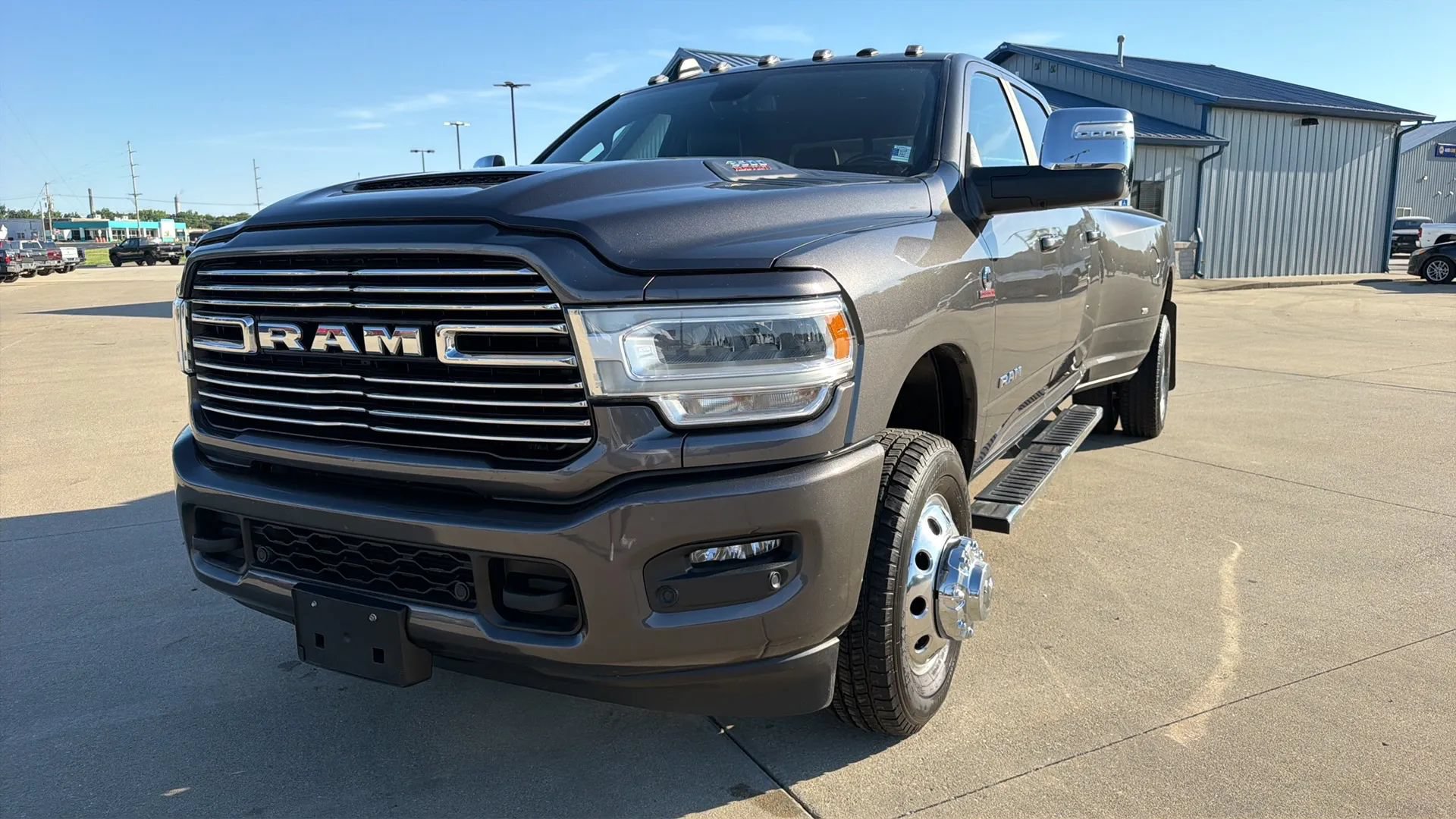 Used 2023 RAM 3500 Laramie AWD/4WD image 2