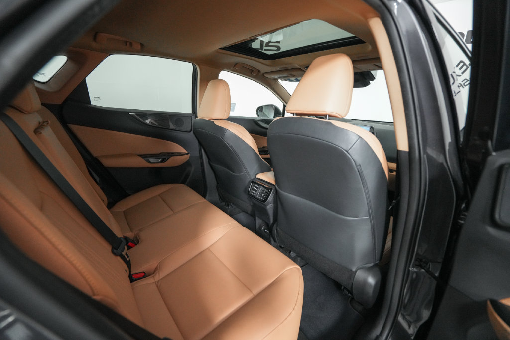 Certified 2024 Lexus NX 250 FWD image 18