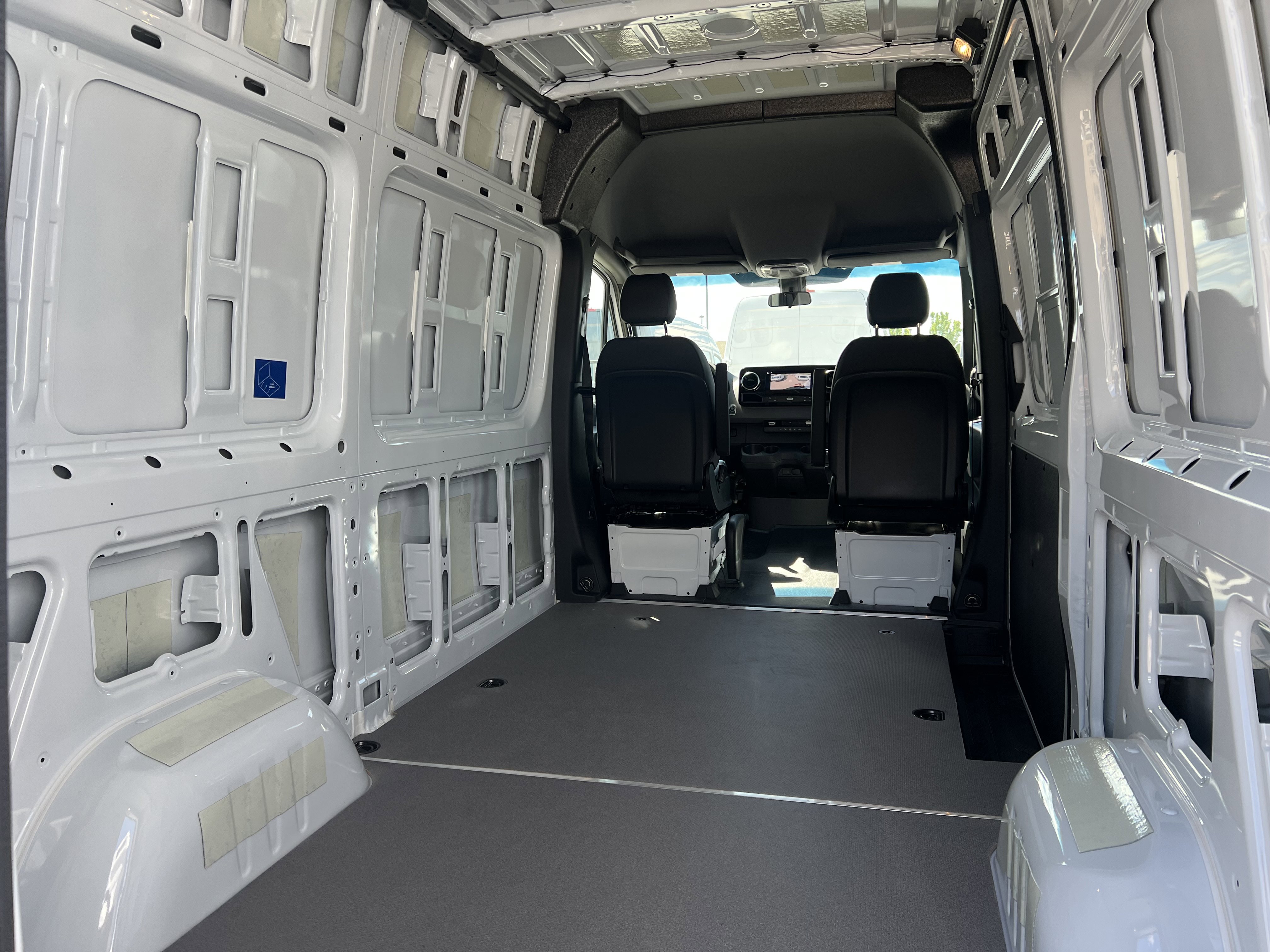 New 2025 Mercedes-Benz Sprinter 2500 image 17