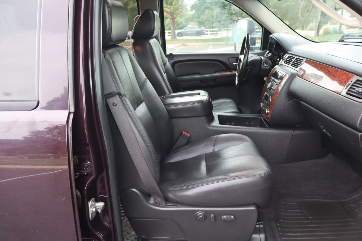 Used 2008 Chevrolet Silverado 2500 LTZ w/ Safety Package AWD/4WD image 22