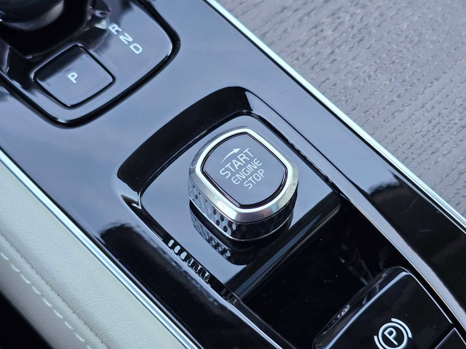 New 2026 Volvo XC90 B6 Ultra w/ Protection Package image 34