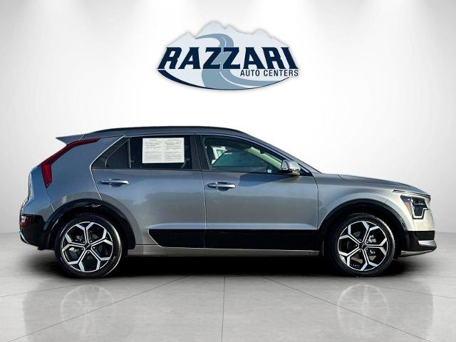 Used 2024 Kia Niro SX Touring image 2