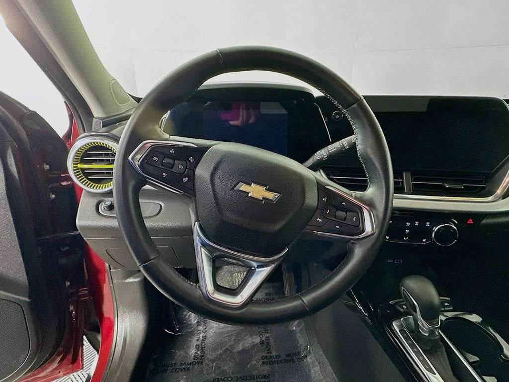 Used 2024 Chevrolet Trax LT w/ Driver Confidence Package image 16