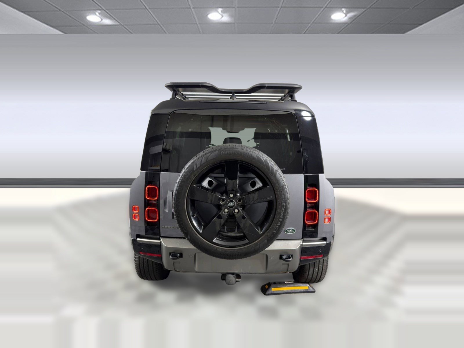 Certified 2023 Land Rover Defender 110 X-Dynamic SE image 10