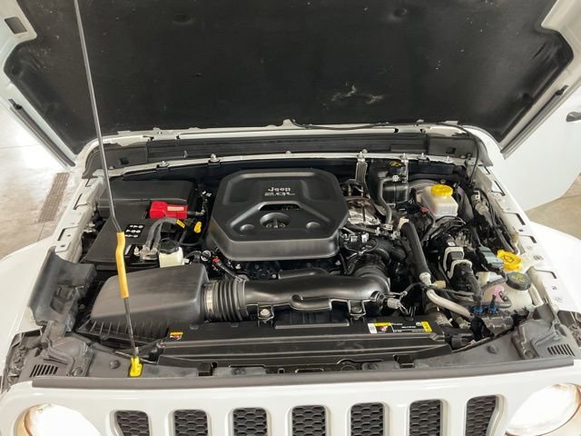 Used 2021 Jeep Wrangler Unlimited Sahara w/ Cold Weather Group AWD/4WD image 21