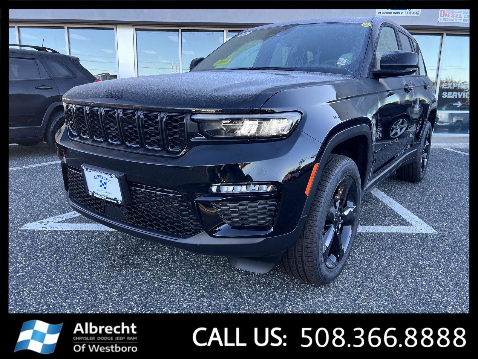 New 2025 Jeep Grand Cherokee Limited w/ Black Appearance Package