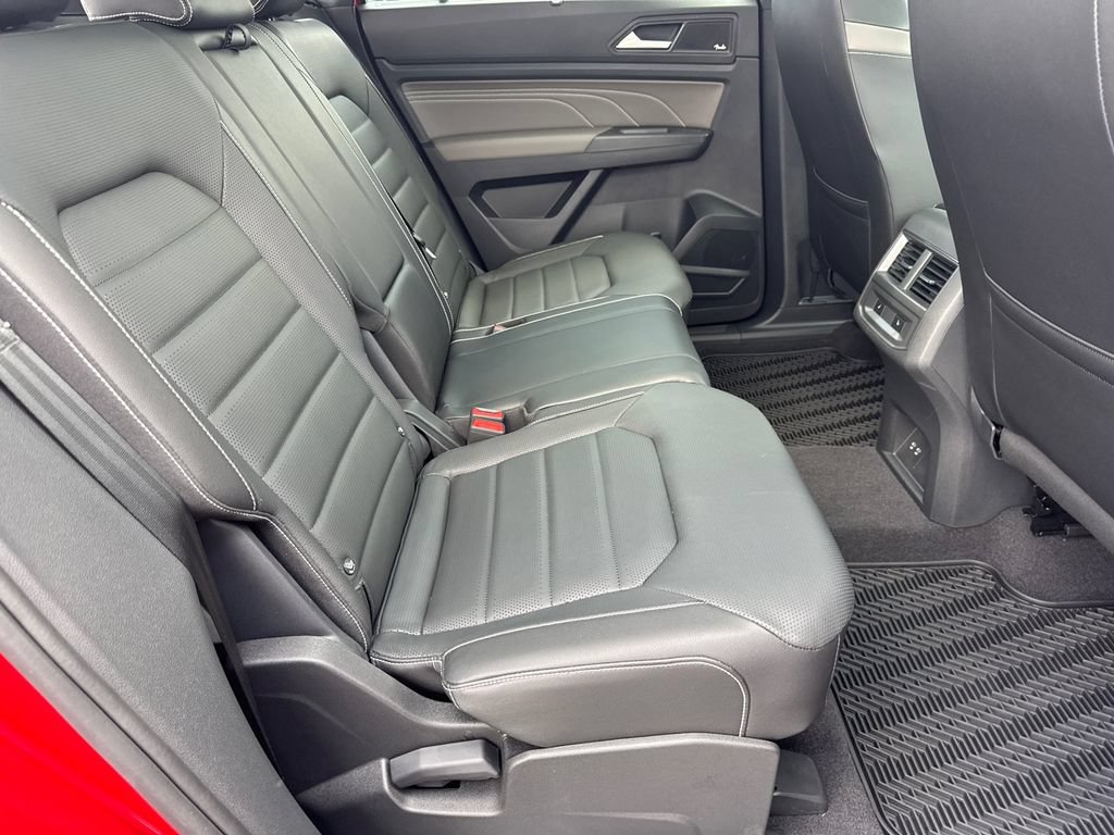 Used 2023 Volkswagen Atlas Cross Sport SEL Premium R-Line AWD/4WD image 16