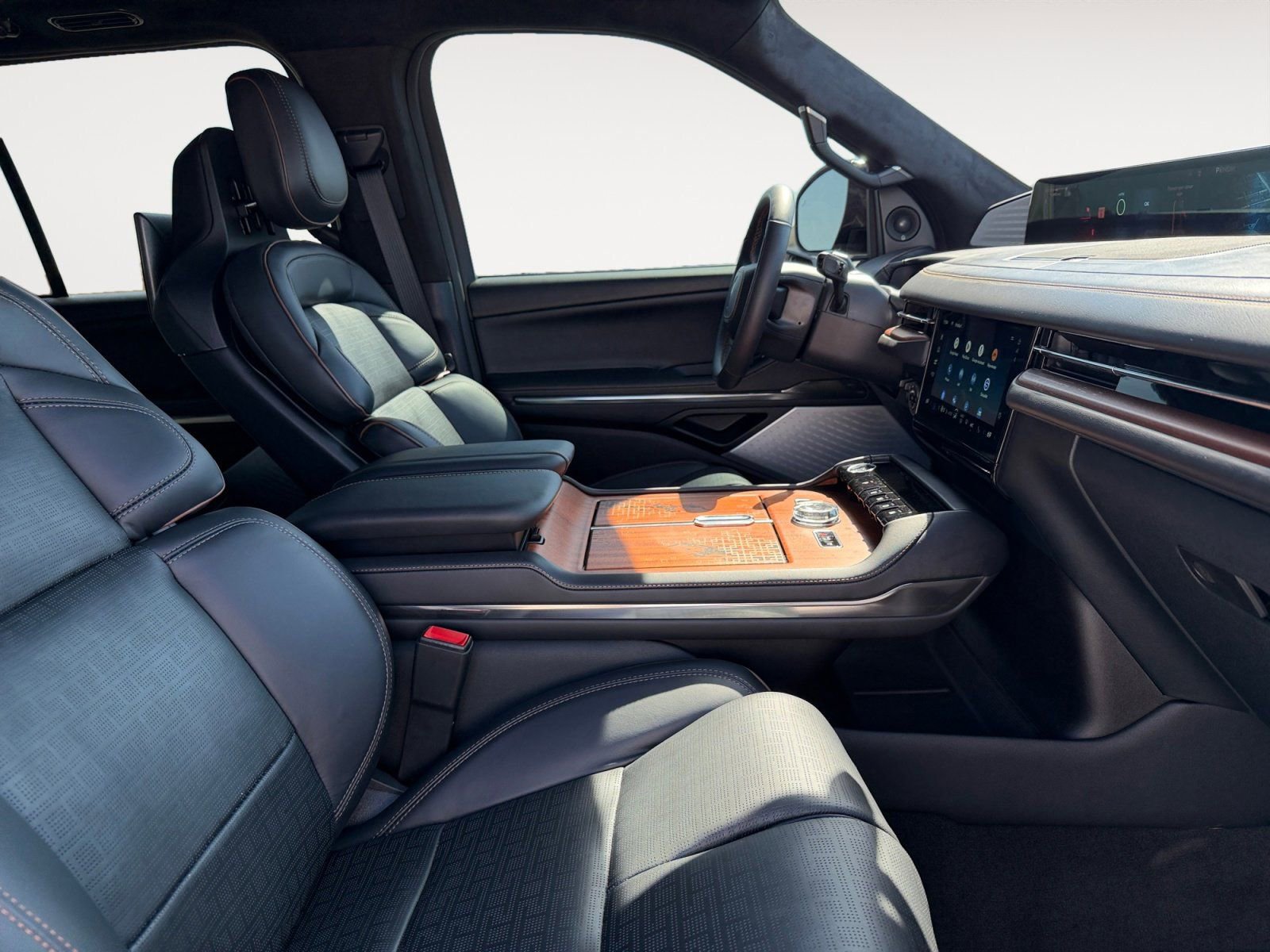 New 2025 Lincoln Navigator Black Label image 15