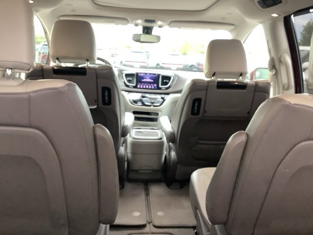 Used 2018 Chrysler Pacifica Touring-L Plus FWD image 10