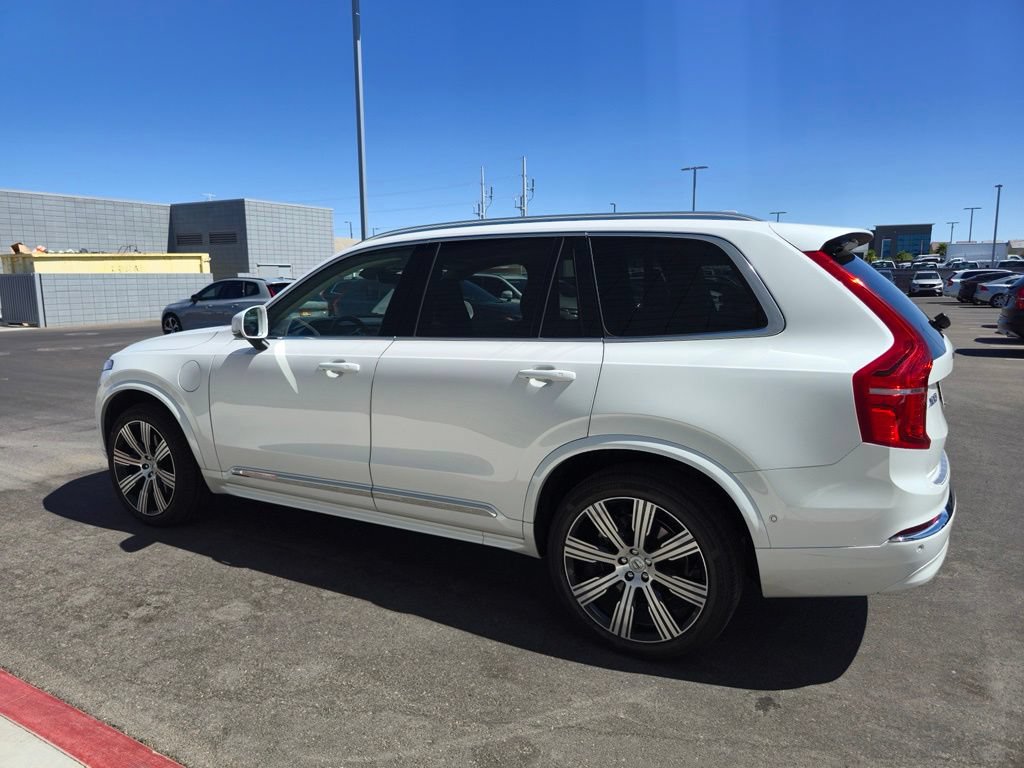 Used 2024 Volvo XC90 T8 Ultimate w/ Lounge Package AWD/4WD image 9