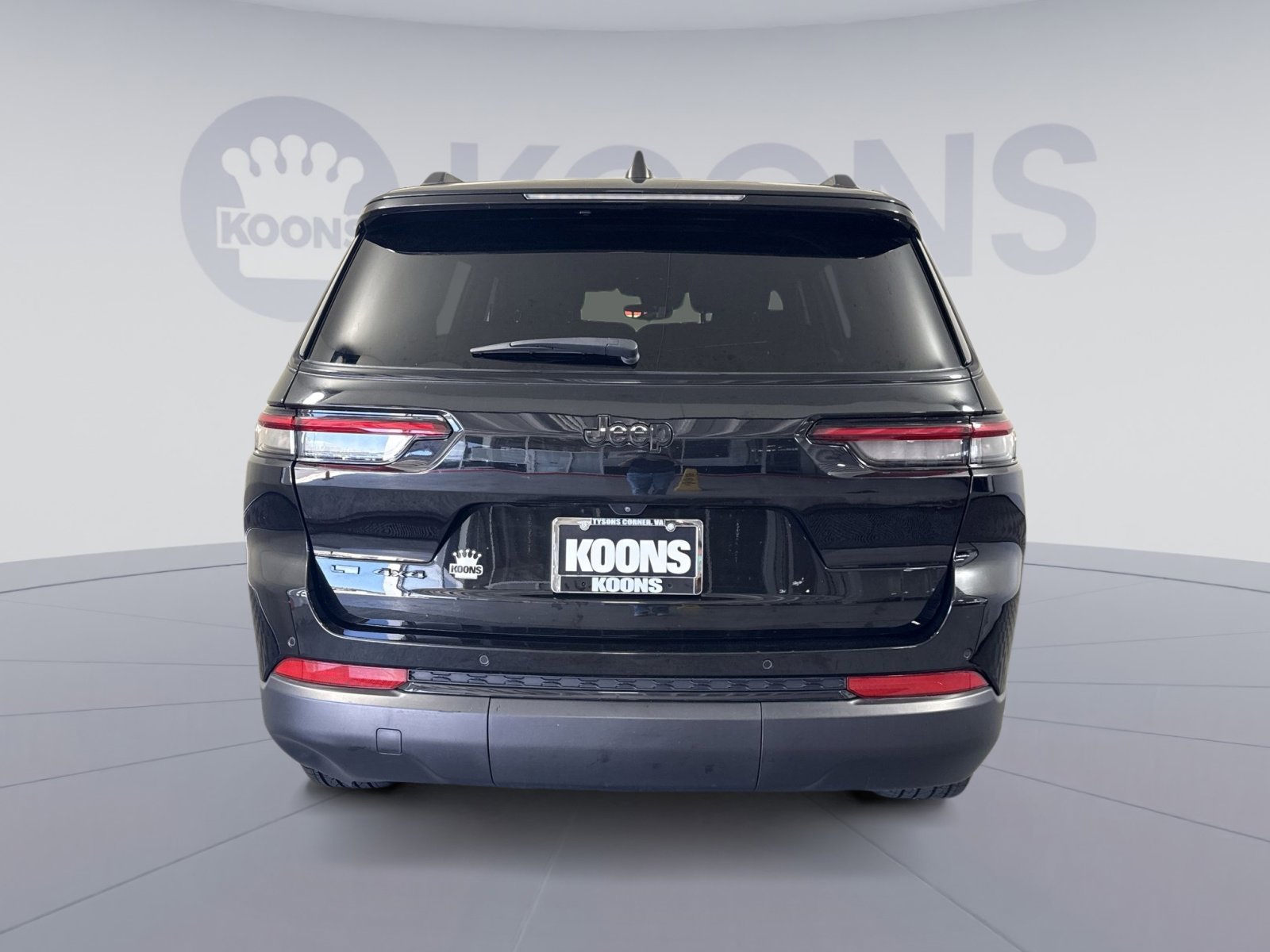 Used 2023 Jeep Grand Cherokee L Laredo image 5