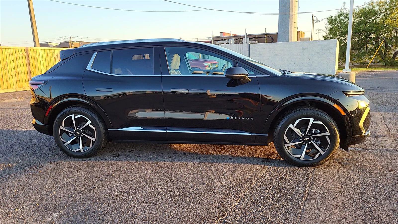 New 2024 Chevrolet Equinox EV LT image 9