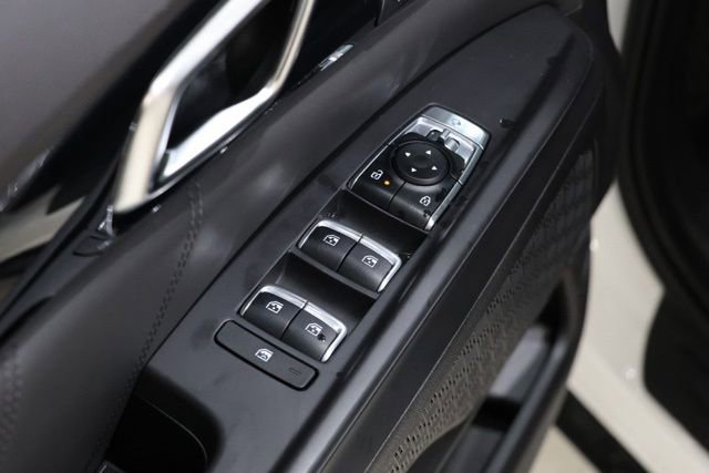 Used 2025 Kia Carnival SX Prestige FWD image 19