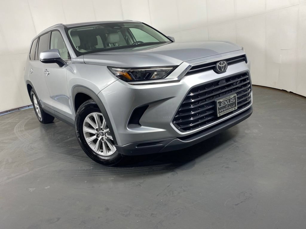 Used 2025 Toyota Grand Highlander FWD image 2