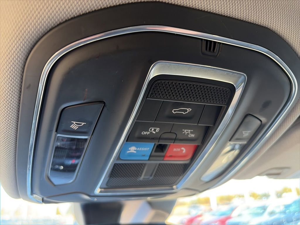 Used 2023 Jeep Grand Cherokee L Limited image 37