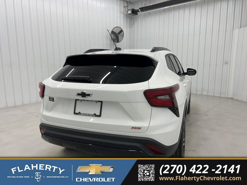 Used 2024 Chevrolet Trax RS image 3