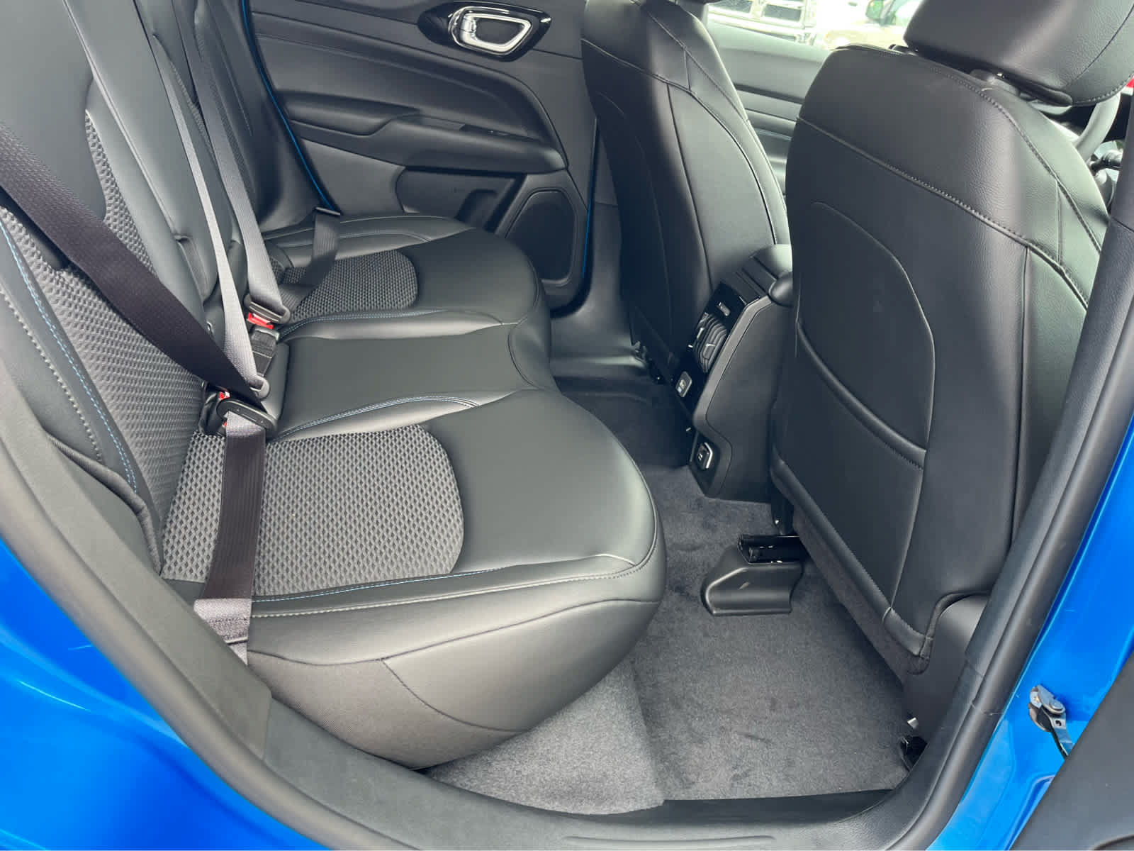 New 2026 Jeep Compass Latitude AWD/4WD image 29